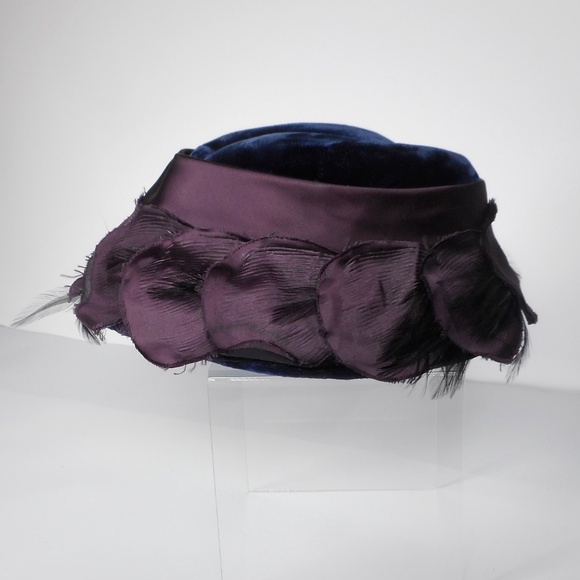 VTG Linda Farrell Hat Dark Blue Velvet Plum Scalloped Satin Trim Feathers Cloche main image 8